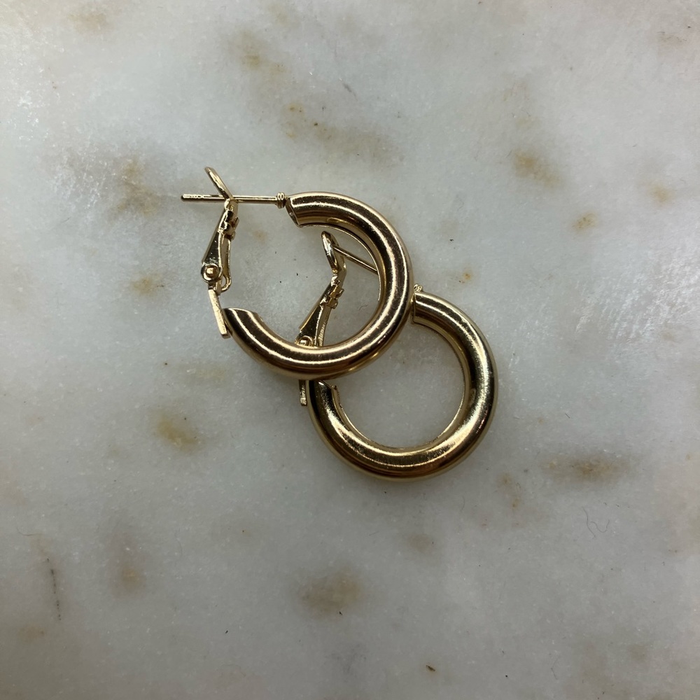 Small gold hoops
